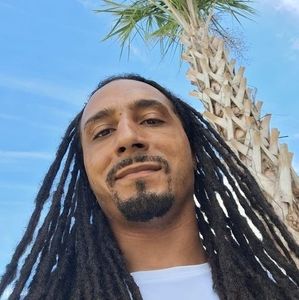 Meet your Posher, Larry